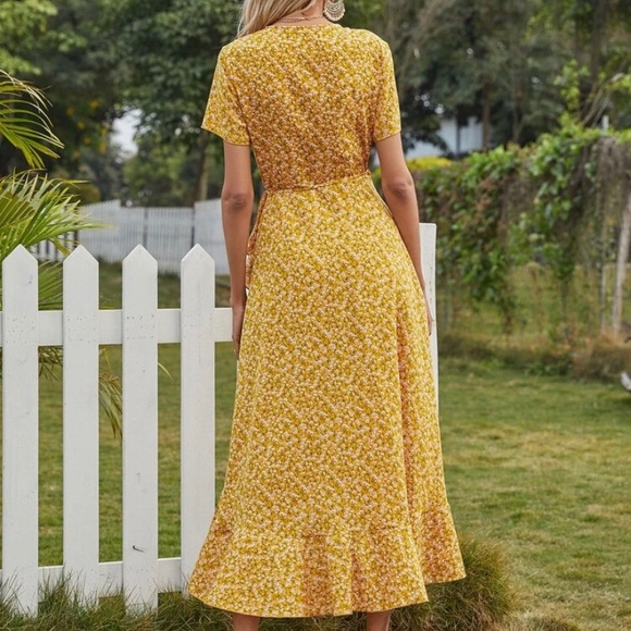 Floral print wrap dress - Picture 3 of 3